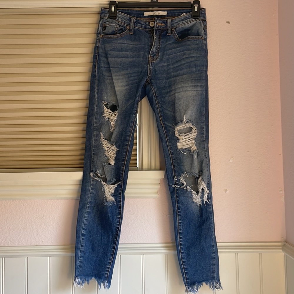 KanCan Ripped mid-rise jeans, size 25